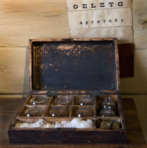 Cupping set for bloodletting. Photo: Regin Hjertholm.